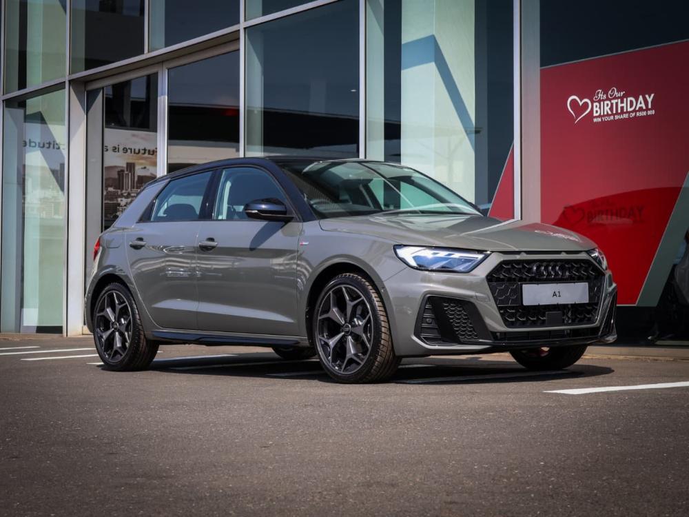 AUDI A1 SPORTBACK 30 TFSI BLACK EDITION S-TRONIC, image 1