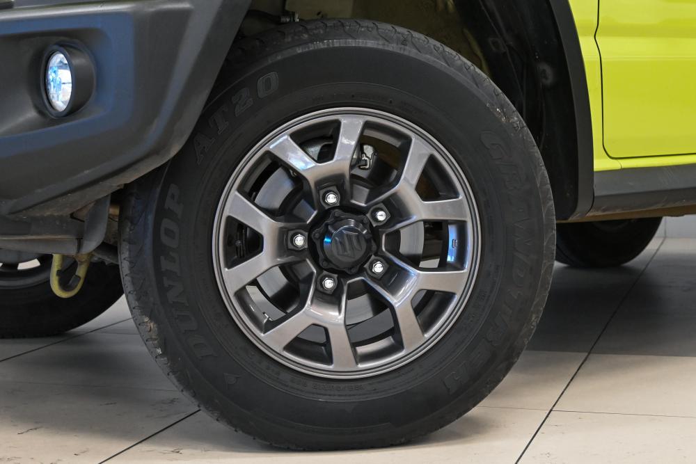 Suzuki Jimny 1.5 GLX Auto, image 2