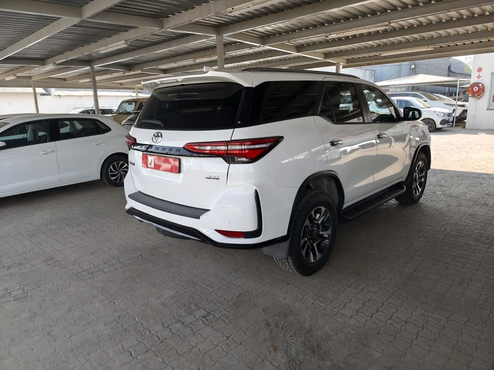 TOYOTA FORTUNER 2.4GD-6 4X4 A/T, image 2