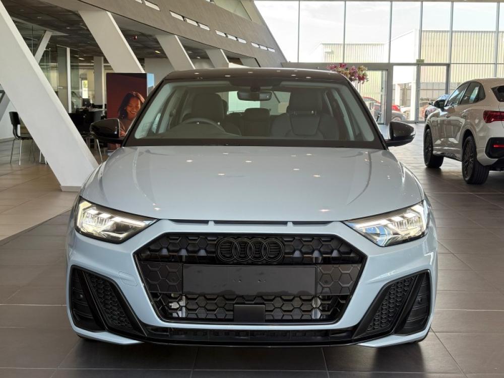 Audi A1 Sportback Black Edition 30 TFSI S tronic, image 2