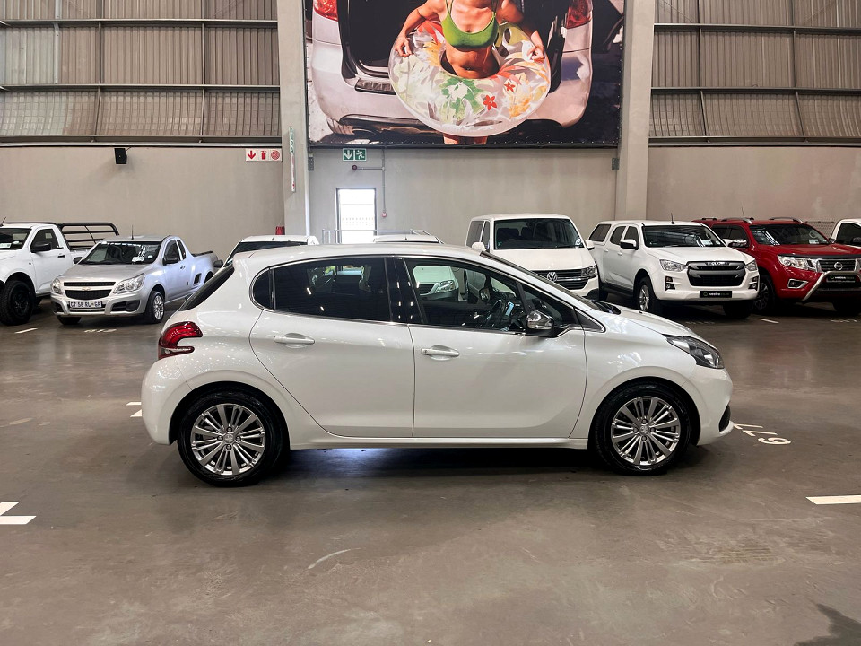 PEUGEOT 208 ALLURE 1.2 PURETECH 5DR, image 1