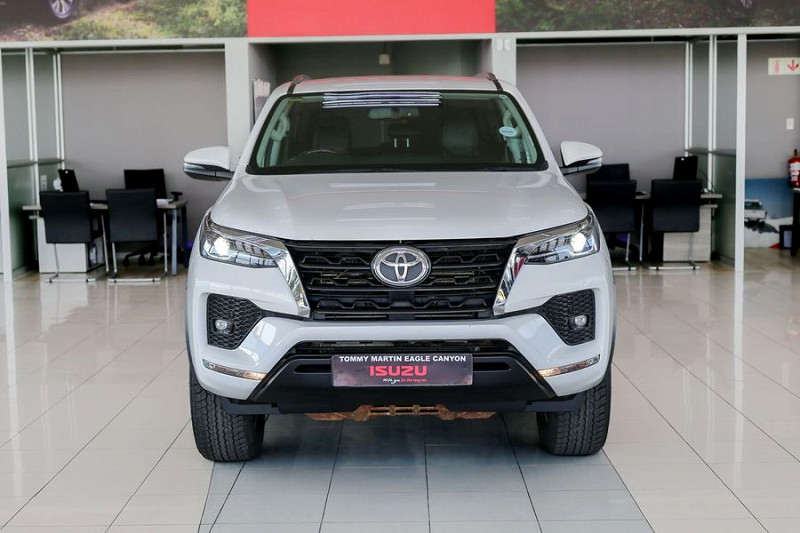 TOYOTA FORTUNER 2.8GD-6 R/B A/T, image 2