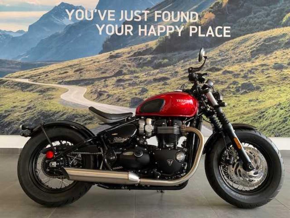 Triumph Bonneville Bobber, image 1