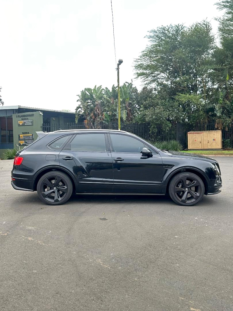 BENTLEY BENTAYGA 4.0 V8, image 2