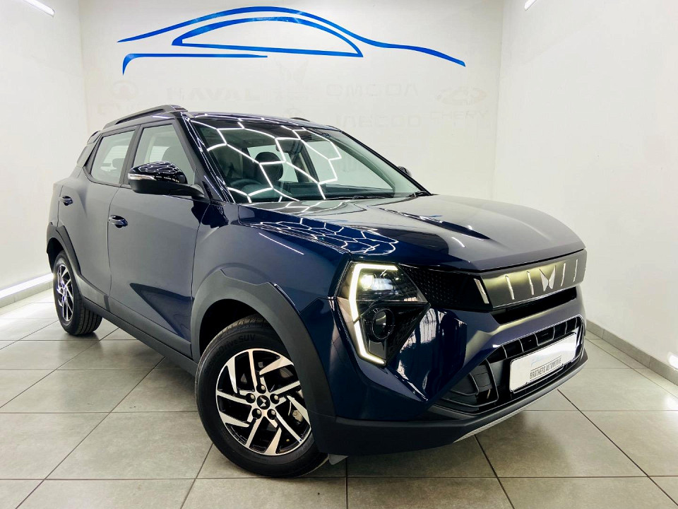 MAHINDRA XUV3XO 1.2T AX5 A/T, image 1