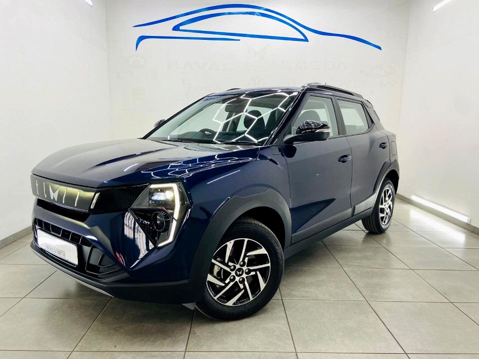 MAHINDRA XUV3XO 1.2T AX5 A/T, image 2