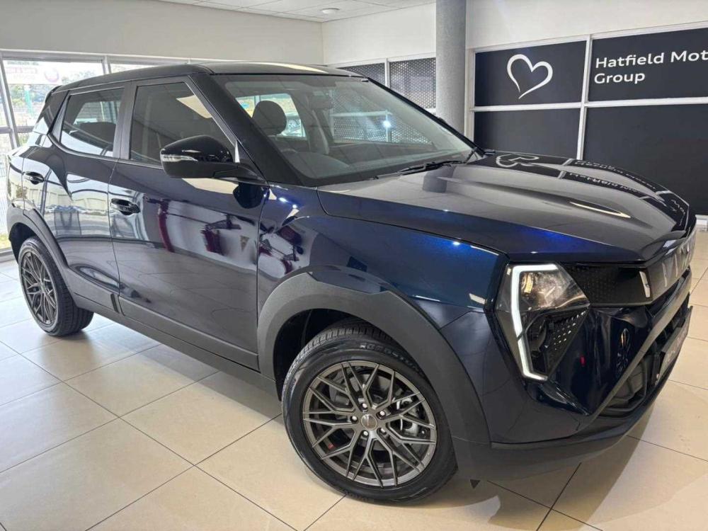 Mahindra XUV3X0 1.2 MX3 AT, image 2
