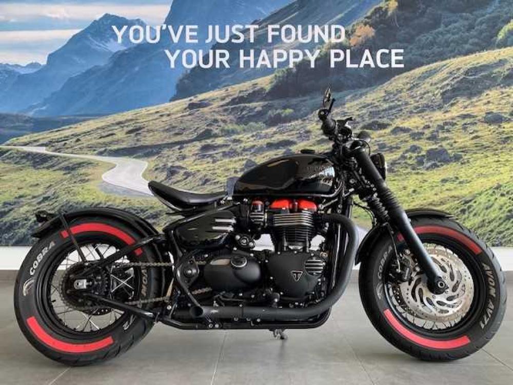 Triumph Bonneville Bobber, image 1