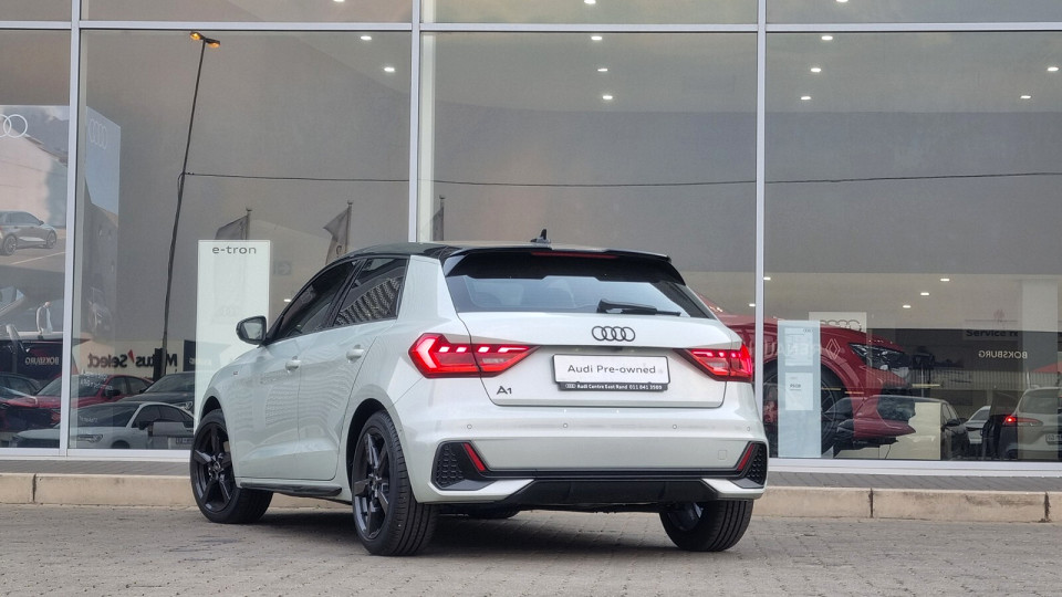 AUDI A1 SPORTBACK 30 TFSI BLACK EDITION S-TRONIC, image 2