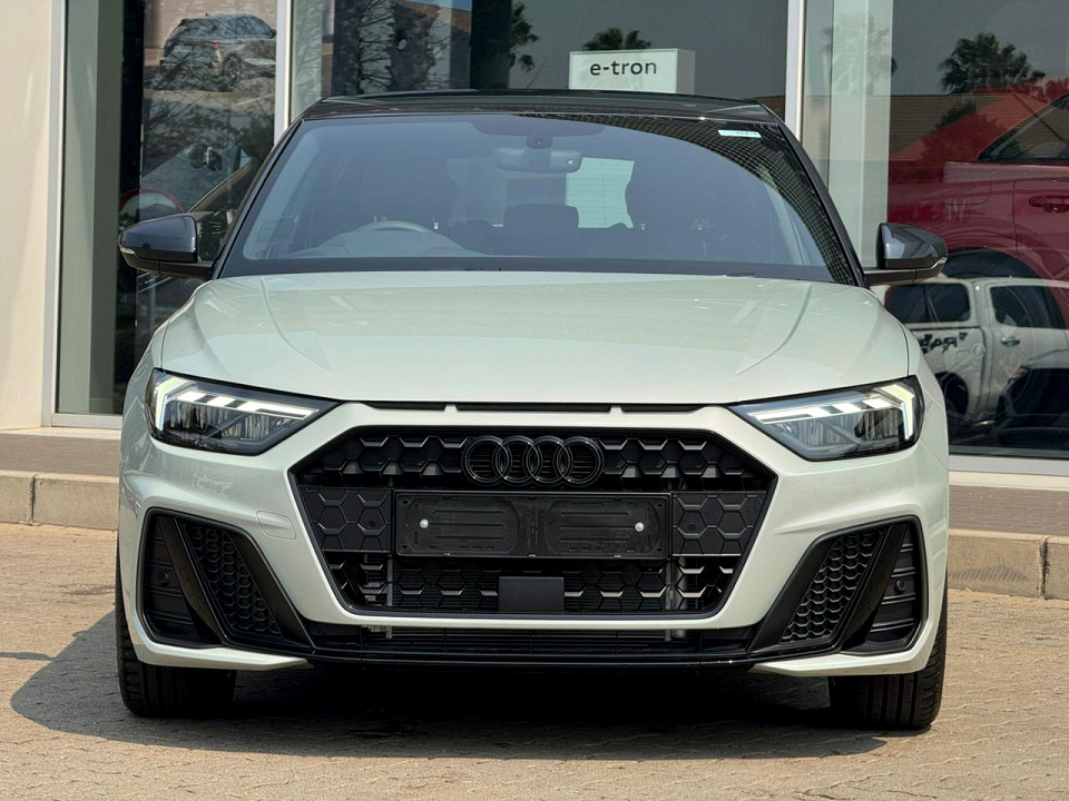 AUDI A1 SPORTBACK 30 TFSI BLACK EDITION S-TRONIC, image 2