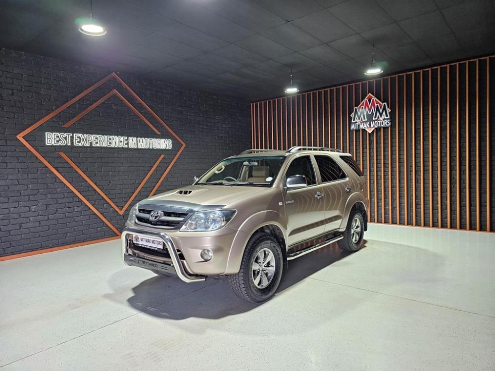 Toyota Fortuner 3.0D-4D 4x4, image 1