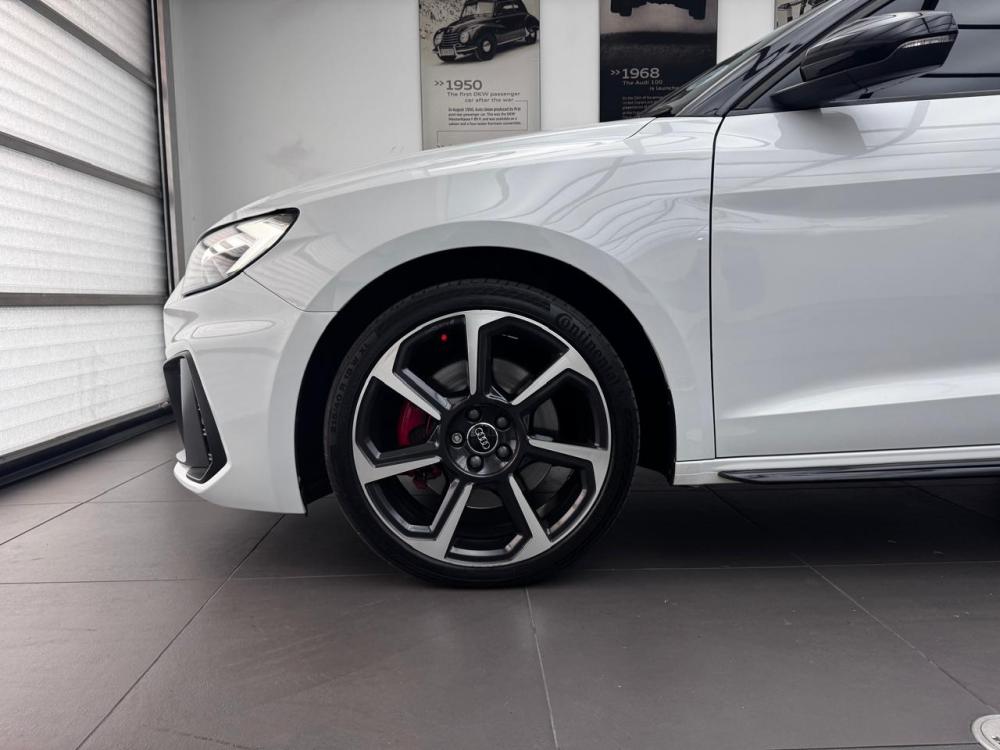 AUDI A1 SPORTBACK 2.0 TFSI S-LINE S TRONIC (40 TFSI), image 2