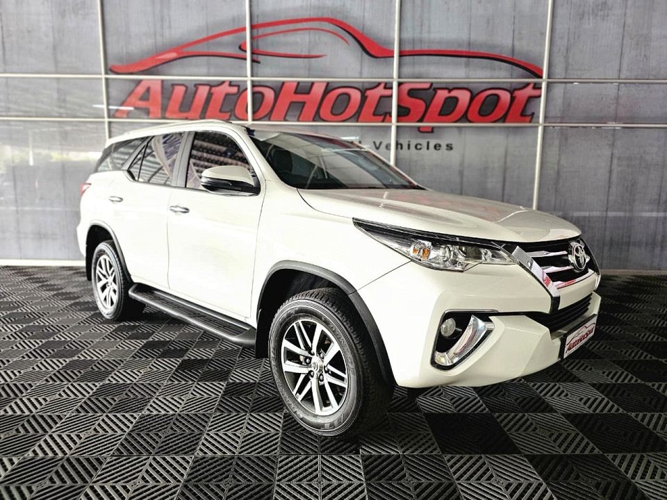 TOYOTA FORTUNER 2.4GD-6 R/B, image 2