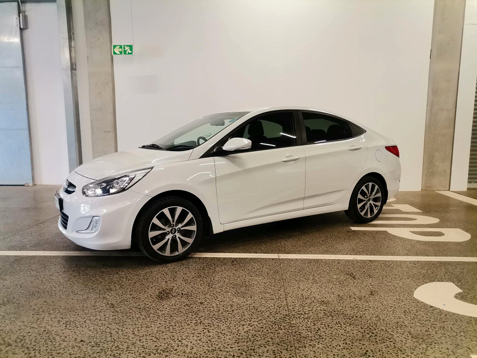 HYUNDAI ACCENT 1.6 GLS/FLUID A/T, image 1