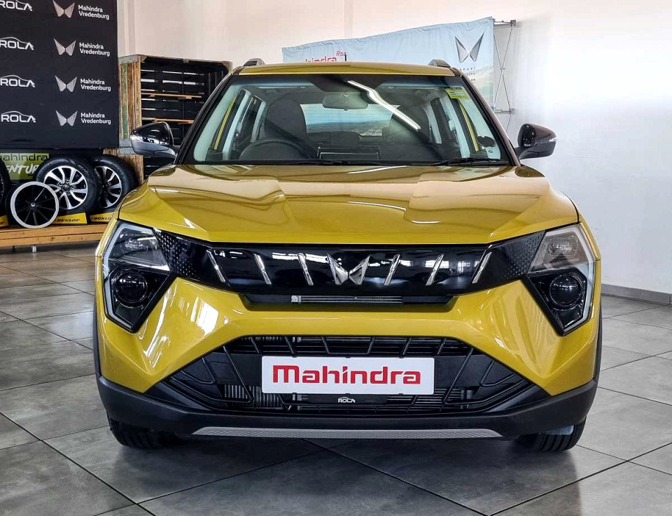 MAHINDRA XUV3XO 1.2T AX5 A/T, image 2