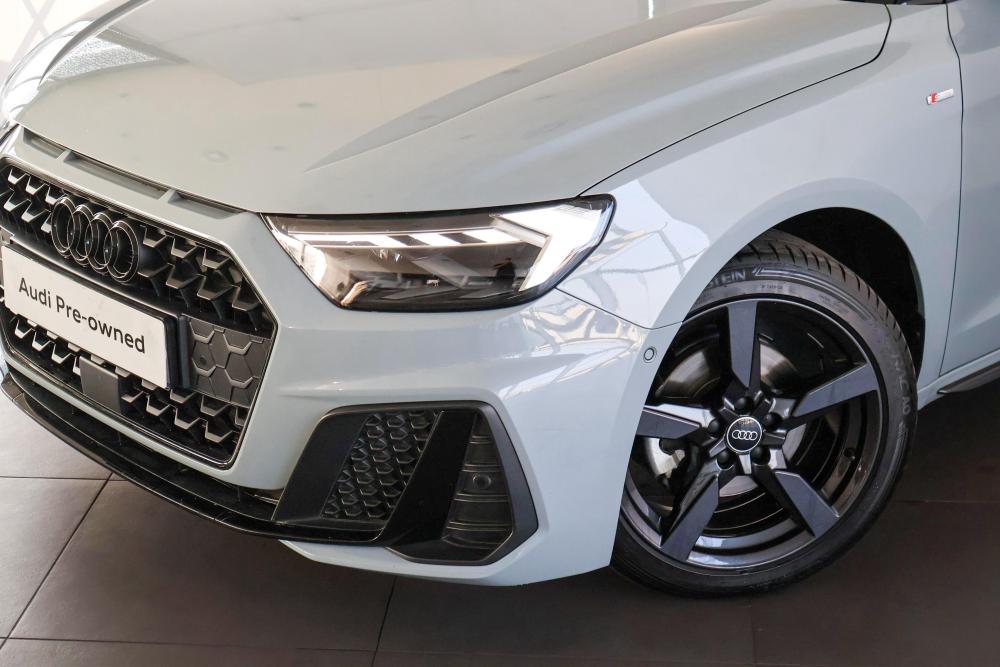 AUDI A1 SPORTBACK 30 TFSI BLACK EDITION S-TRONIC, image 2
