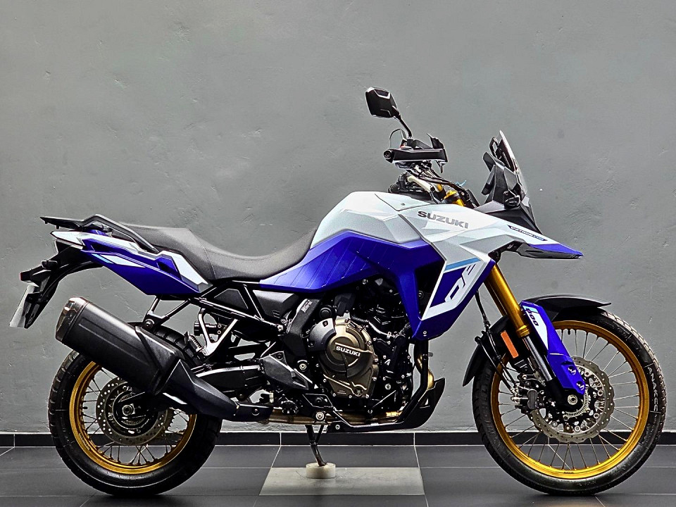 SUZUKI 800 DE, image 2