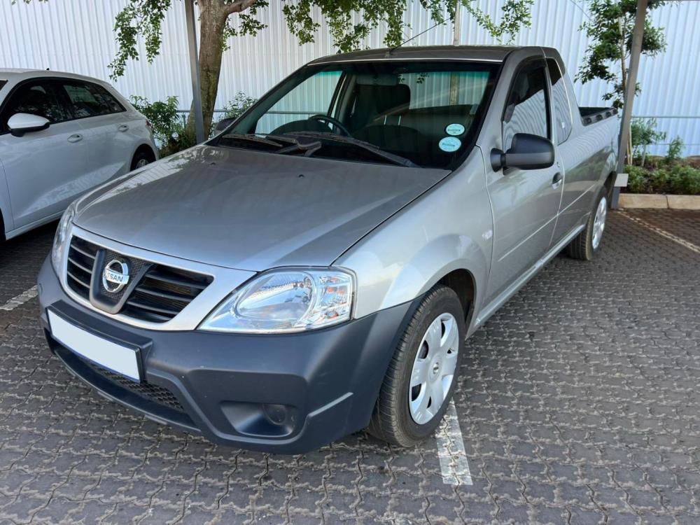 Nissan NP200 1.6 8V Base A/C + Safety Pack, image 1