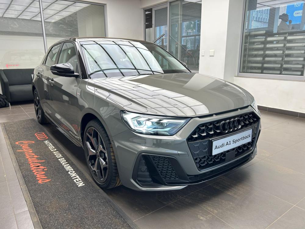 AUDI A1 SPORTBACK 30 TFSI BLACK EDITION S-TRONIC, image 2