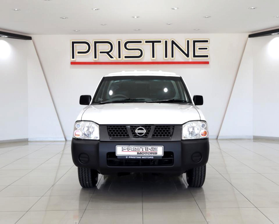 Nissan NP300 Hardbody 2.0, image 2