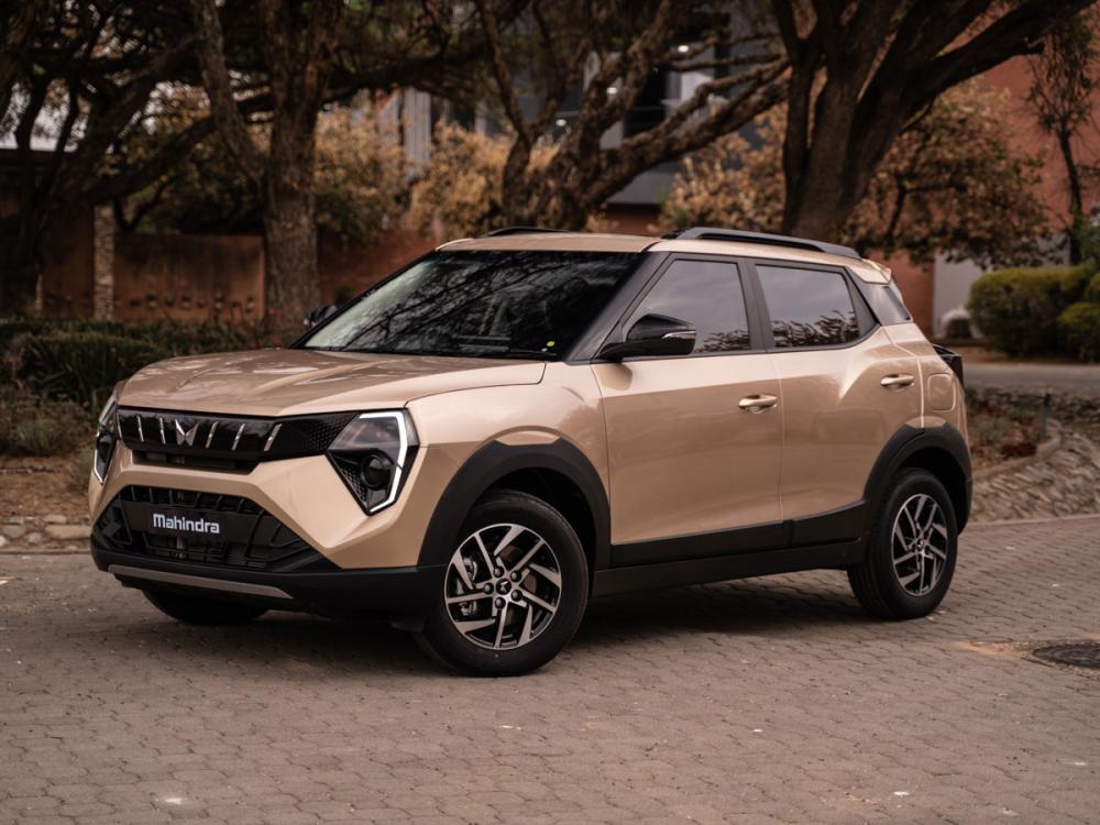 Mahindra XUV3X0 1.2 AX5 MT, image 2