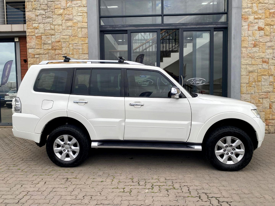 MITSUBISHI PAJERO 3.2 Di - Dc GLS A/T, image 2