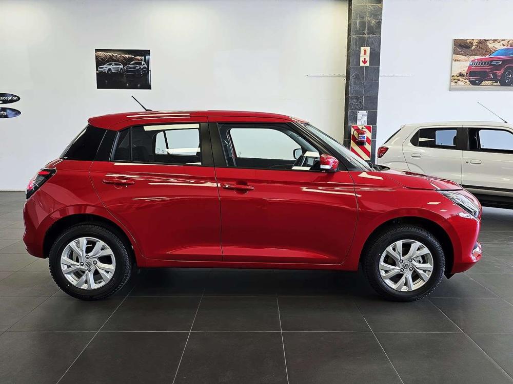 Suzuki Swift 1.2 GL+ CVT, image 2