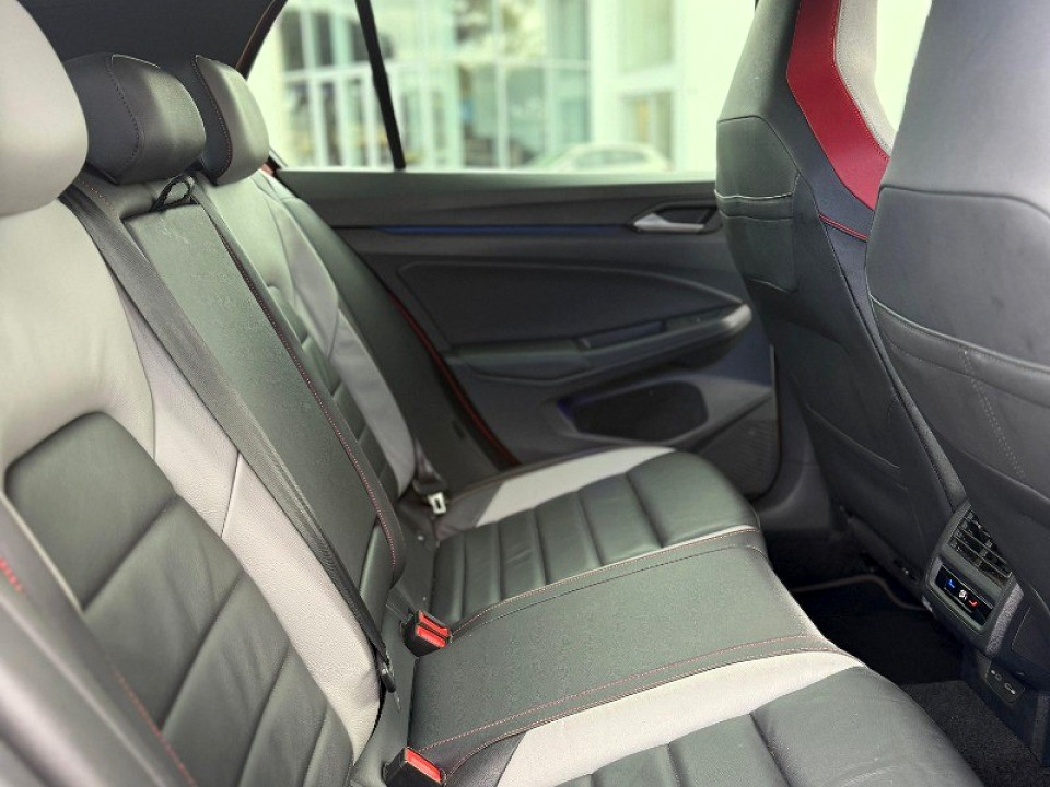 Volkswagen Golf 8 GTi  2.0 TSI DSG, image 2
