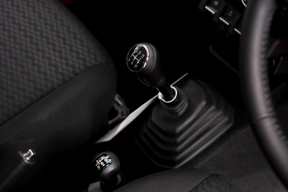 SUZUKI JIMNY 1.5 GLX A/T, image 2