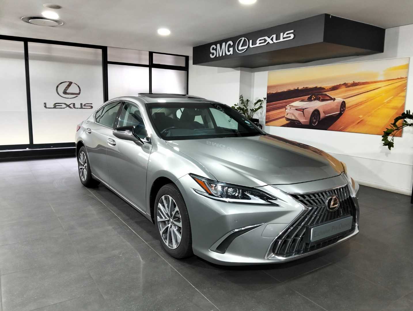 Lexus ES 250 EX, image 1