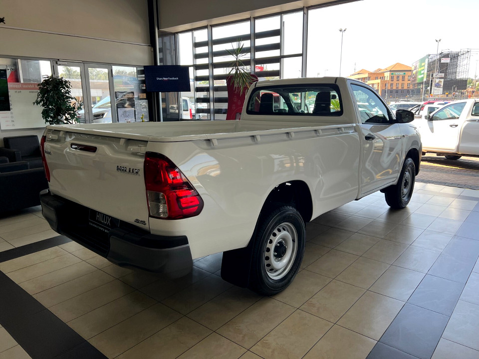 TOYOTA HILUX 2.4 GD-6 SR 4X4 P/U S/C, image 2