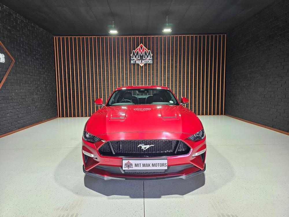 Ford Mustang 5.0 GT Fastback, image 2