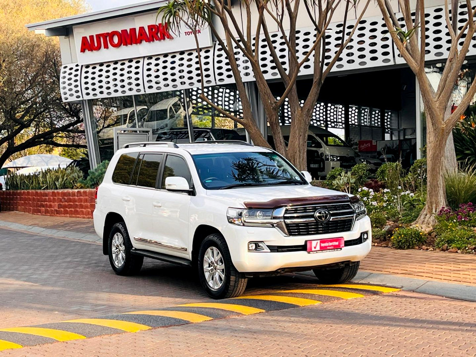 Toyota Land Cruiser 200 4.5D-4D V8 VX-R, image 1