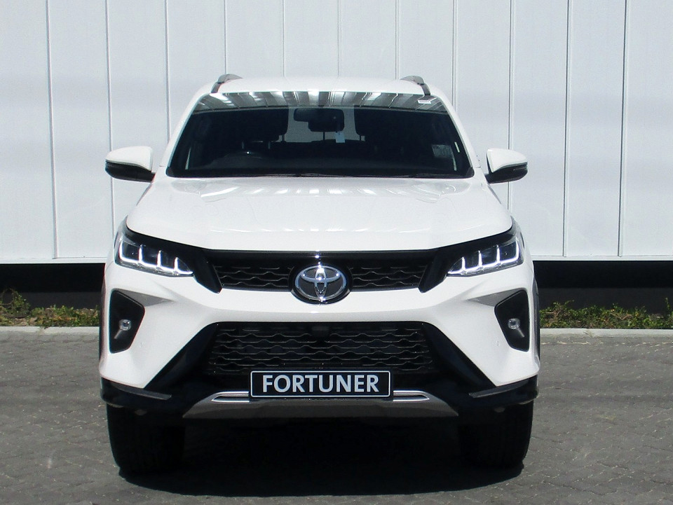 TOYOTA  FORTUNER 2.8GD-6 R/B A/T, image 2