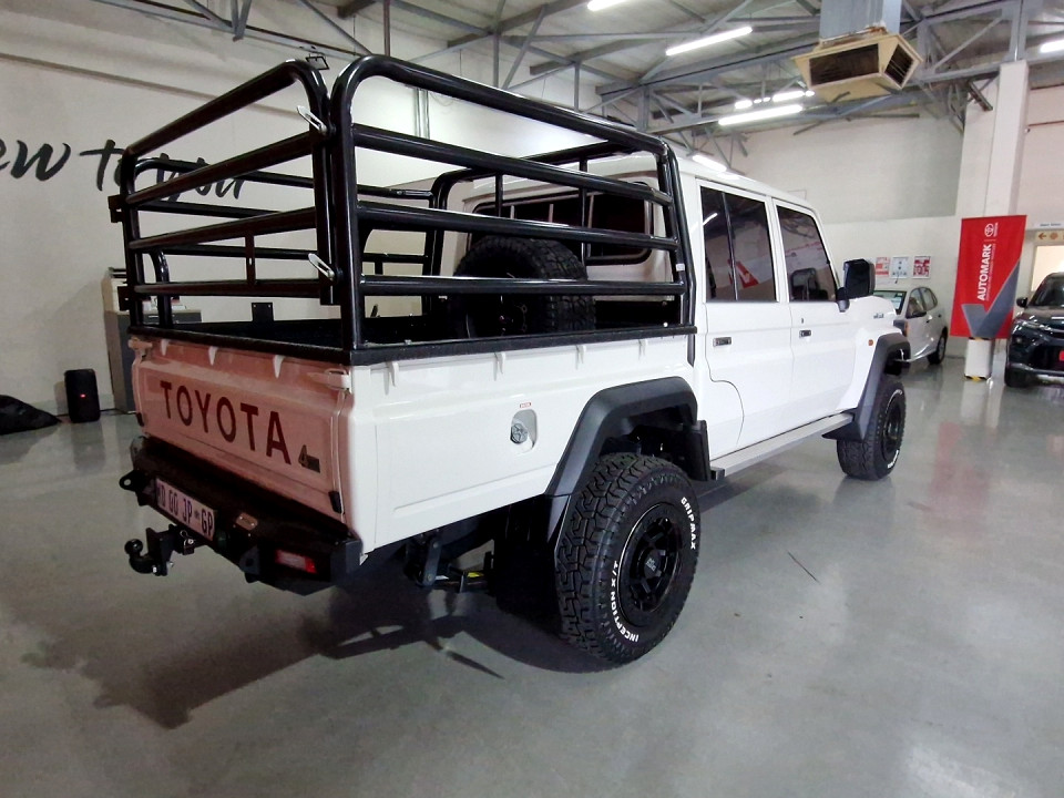 TOYOTA LAND CRUISER 79 2.8 GD-6 P/U D/C A/T, image 2