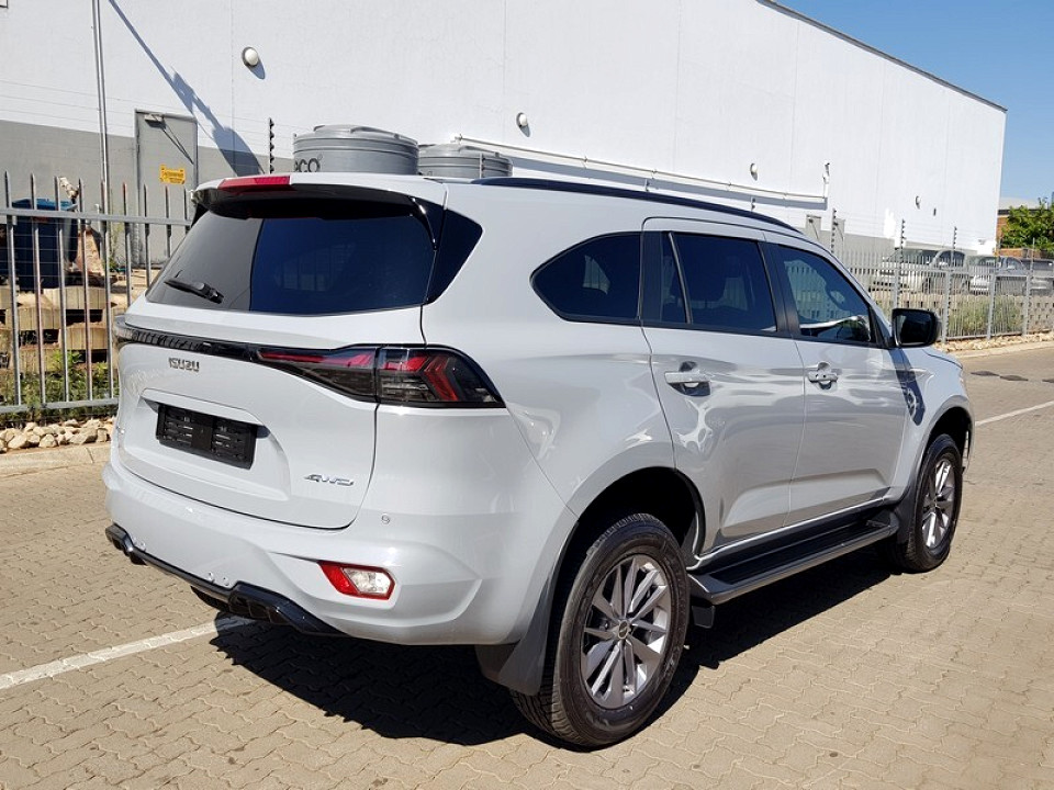 ISUZU MU-X 3.0D LS 4X4 A/T, image 2