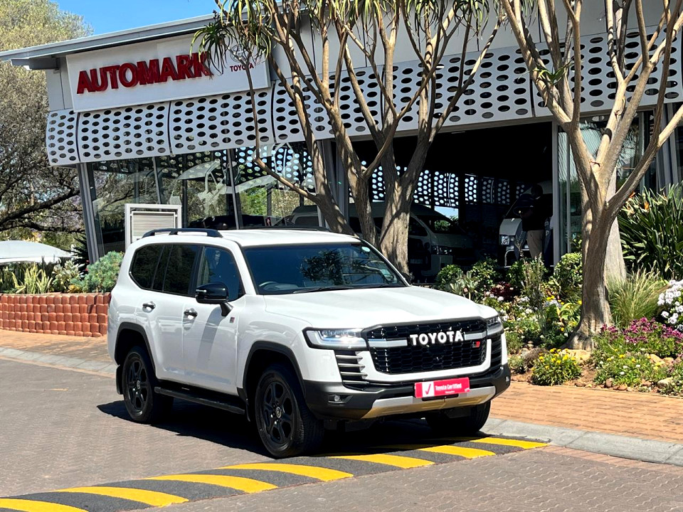 TOYOTA LANDCRUISER 300 V6 3.3D GR-S, image 1