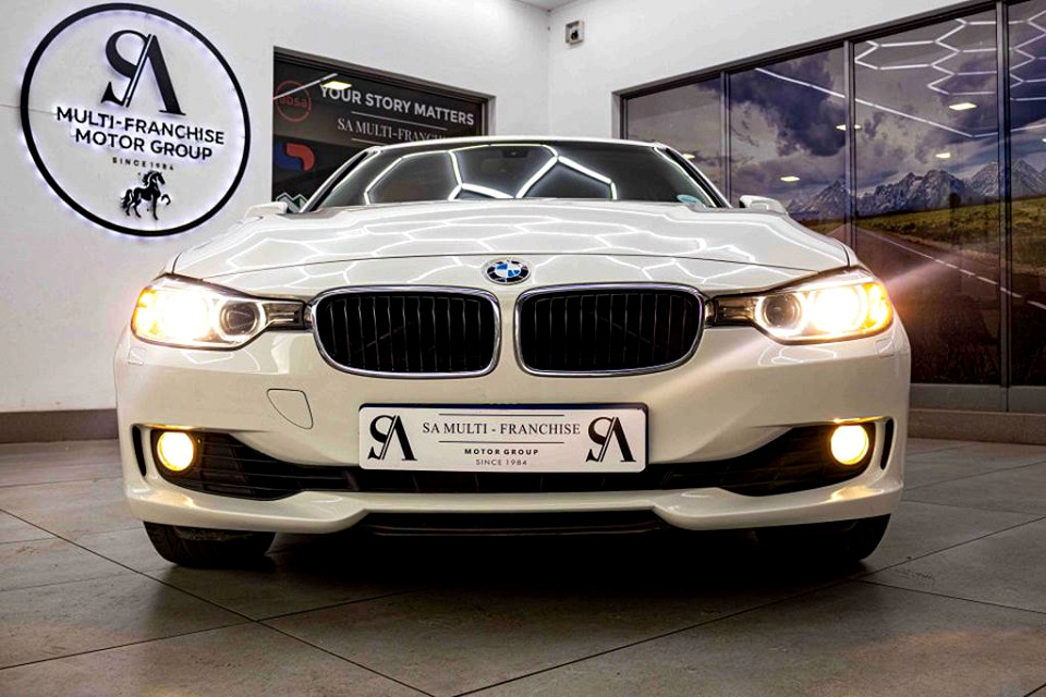 BMW 320i (F30), image 2