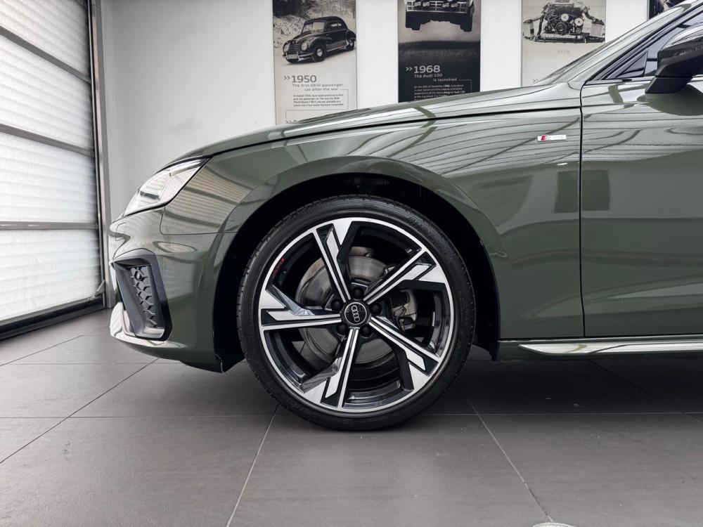 Audi A4 Black Edition 35 TFSI S tronic, image 2