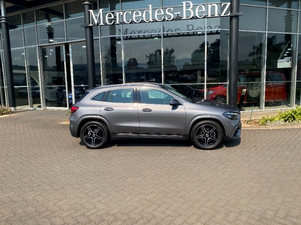 MERCEDES-BENZ GLA 200 A/T, image 2