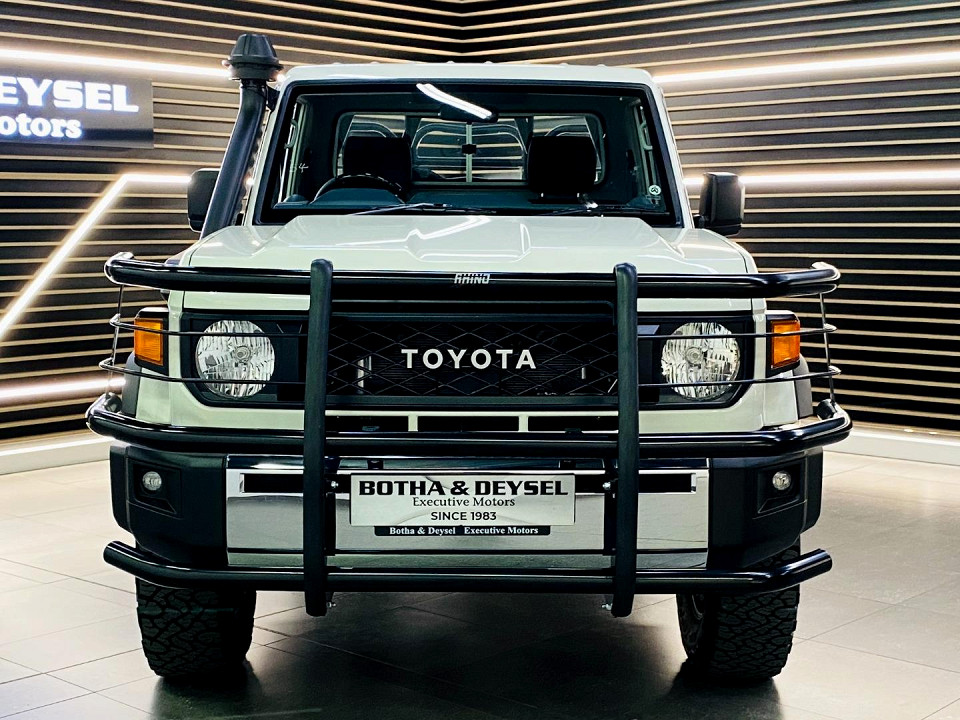 TOYOTA LAND CRUISER 79 4.5D P/U S/C, image 2