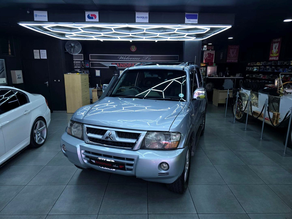 MITSUBISHI PAJERO 3200 DI-D GLS SWB A/T, image 1