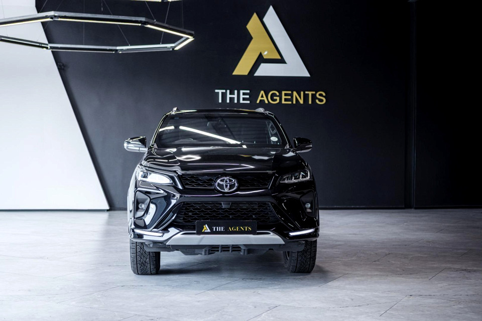 TOYOTA  FORTUNER 2.8GD-6 R/B A/T, image 2