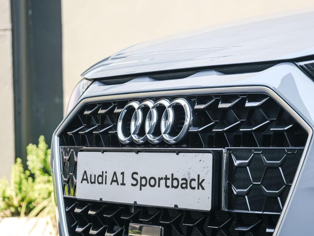 Audi A1 Sportback Sportback Advanced 30 TFSI S tronic, image 2