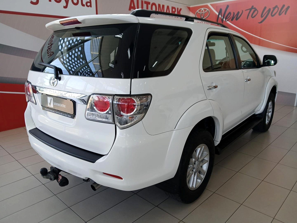 TOYOTA FORTUNER 2.5D-4D RB , image 2