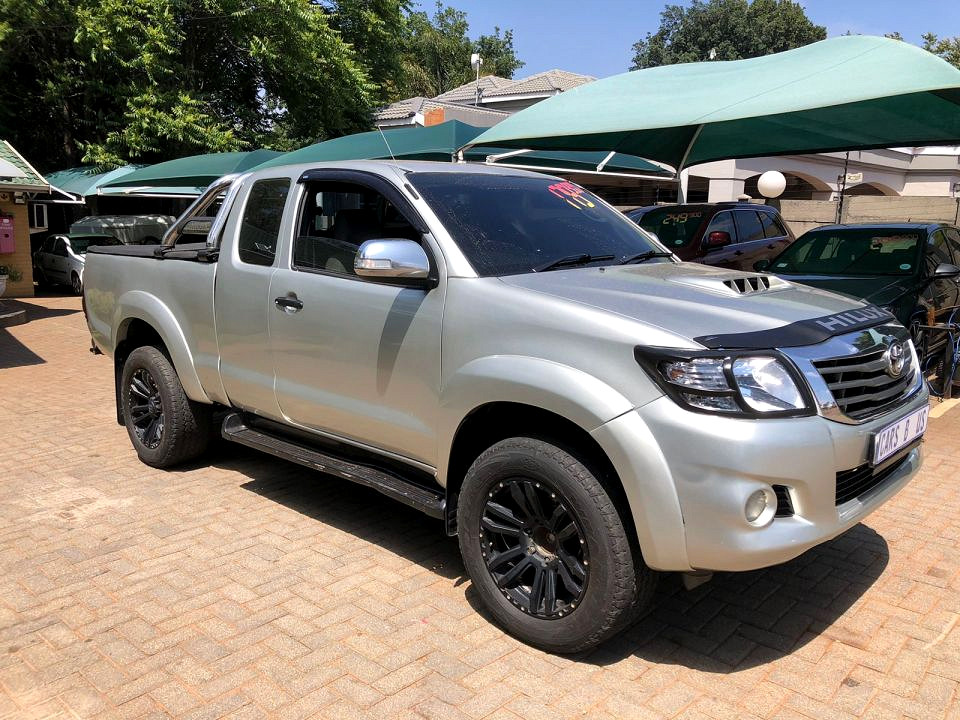 TOYOTA HILUX 3.0D-4D RAIDER XTRA CAB, image 1