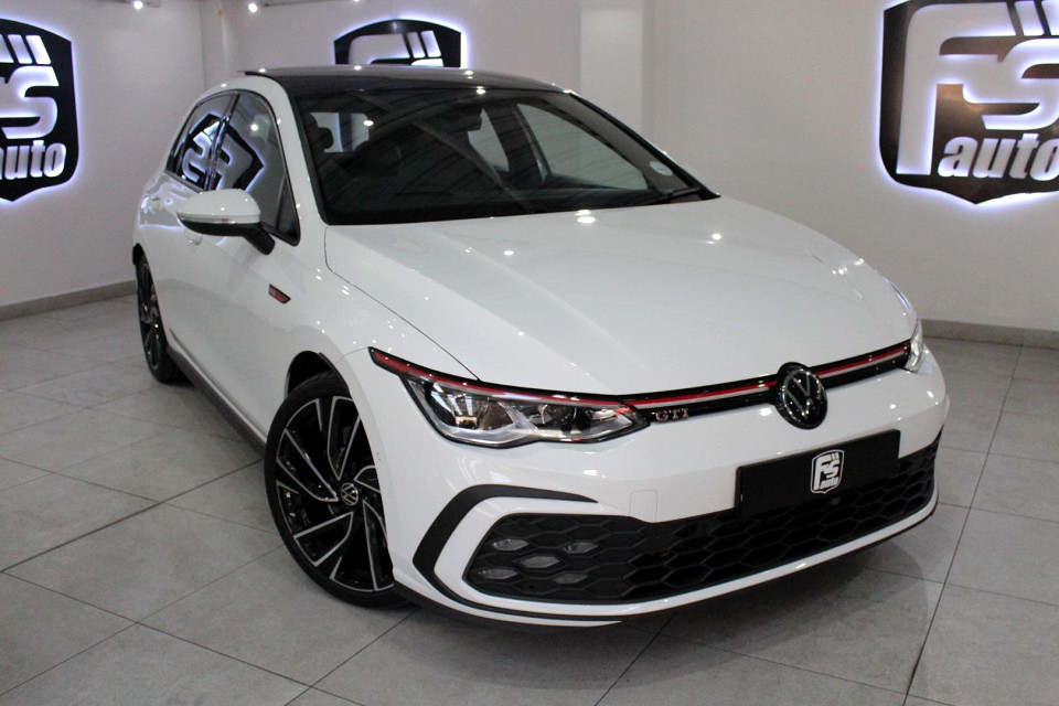 Volkswagen Golf 8 GTi  2.0 TSI DSG, image 1