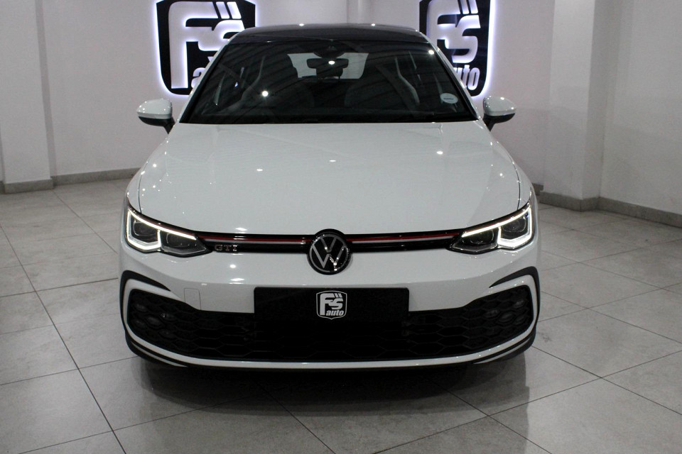 Volkswagen Golf 8 GTi  2.0 TSI DSG, image 2