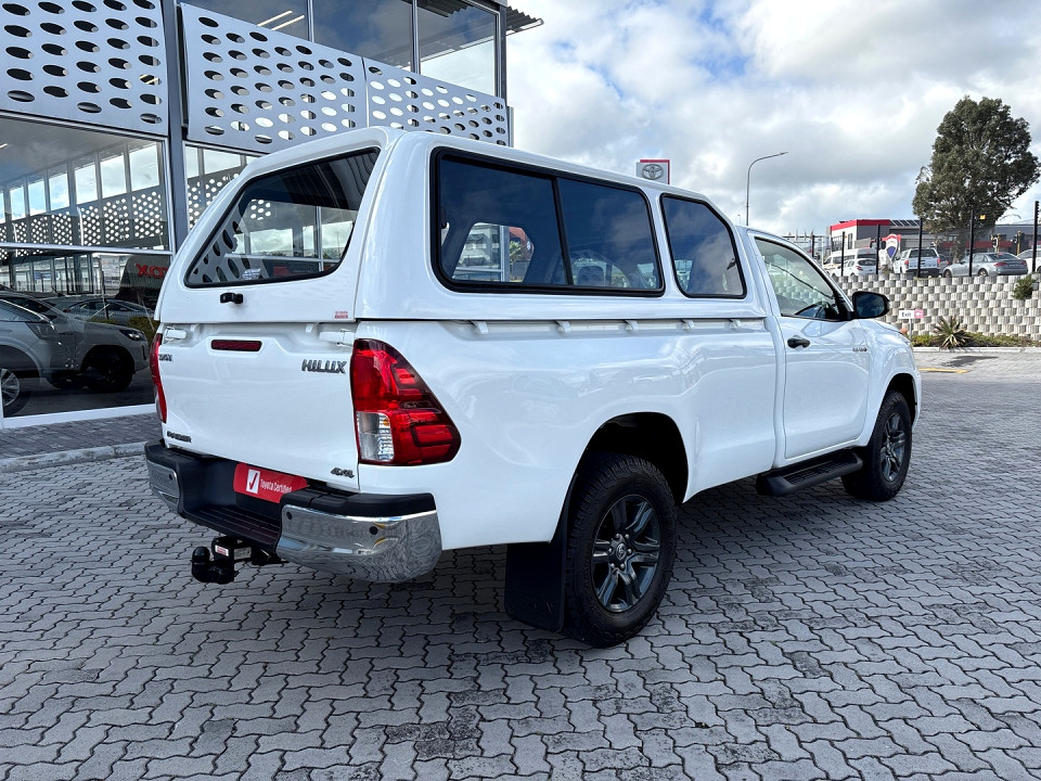 Toyota Hilux 2.4 GD-6 4X4 Raider 6MT, image 2