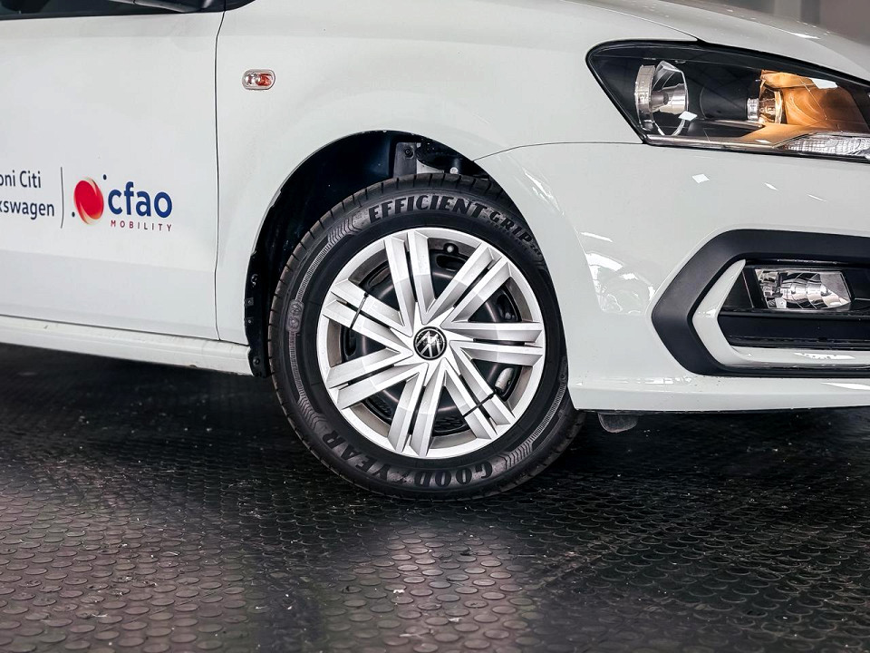 VOLKSWAGEN POLO VIVO 1.4 (5DR), image 2